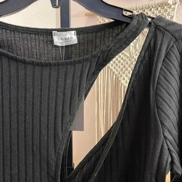 NWT LE LIS Women’s Long Sleeve Bodysuit Size Small - Picture 2 of 4